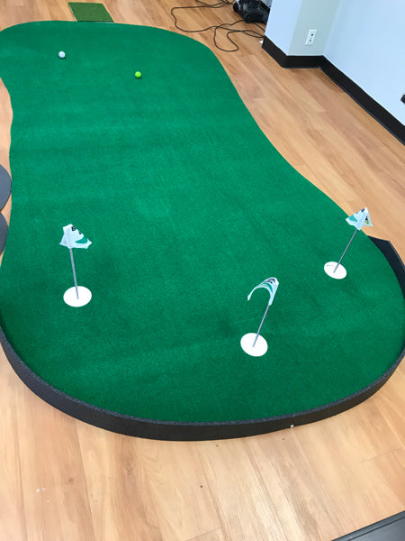 Big Moss Admiral putting green with stadium backstop