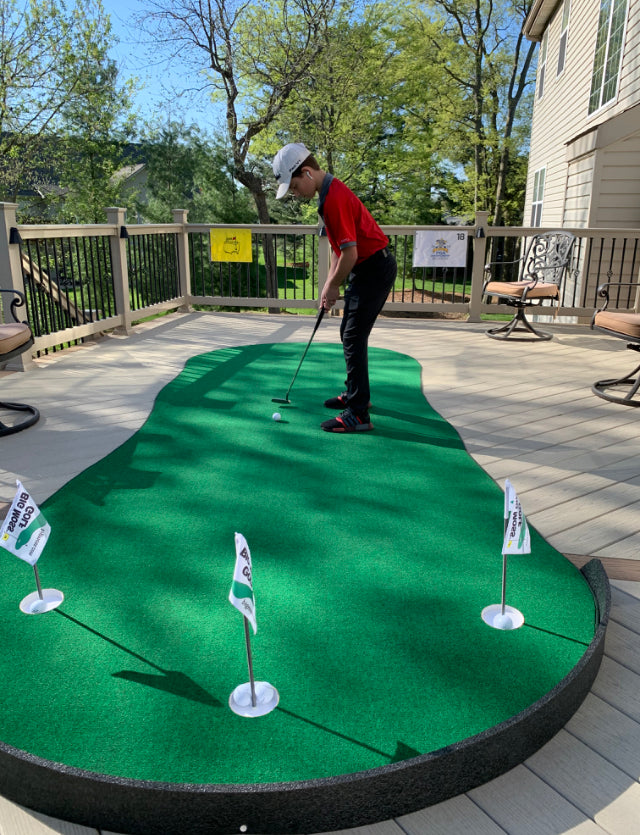Big Moss General V2 putting green in a home practice setup.
