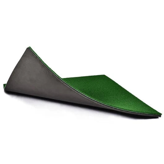 SIGPRO 3D 5' x 5' Golf Mat surface close-up