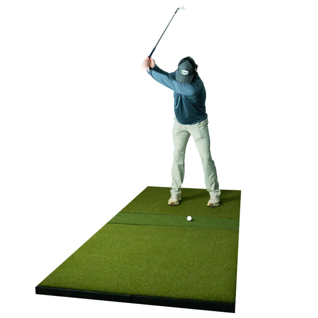 SIGPRO Super Softy 4' x 9' Golf Mat with golfer