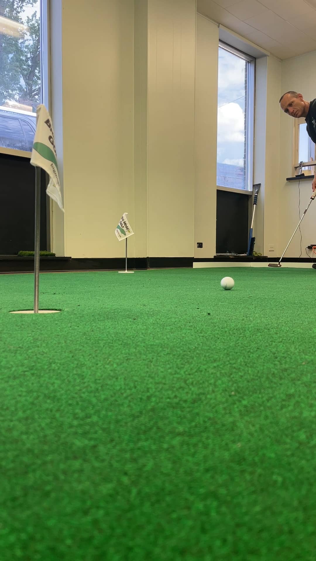 V2 1 level Stand Alone Putting Greens | Premium Indoor Golf Putting Green